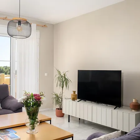 Mediterranean With Seaview, 365-day Open Pool And Walking Distance To The Lejlighed *
